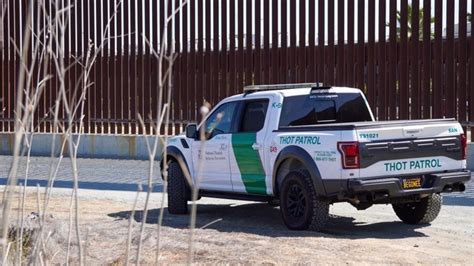 San Diego man designs look-alike Border Patrol truck | cbs8.com