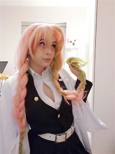 Mitsuri Kanroji Cosplay