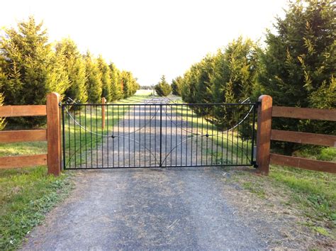 'Jacks Run' front entrance gates, Bolinda, VIC | Farmweld