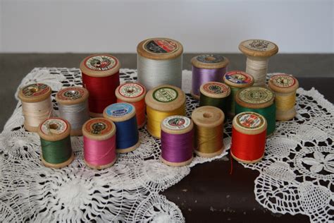 Vintage Antique Wooden Spools of Thread Lot of 18 Assorted Sizes and Colors Spools in Good Pre ...