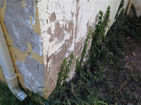 repainting - How can I prepare this old exterior wall for painting? - Home Improvement Stack ...