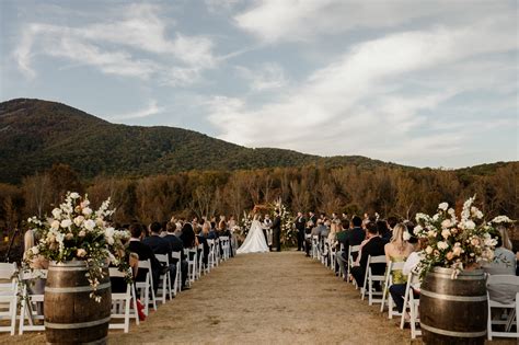 Yonah Mountain Vineyards Wedding | Photos, Cost & More