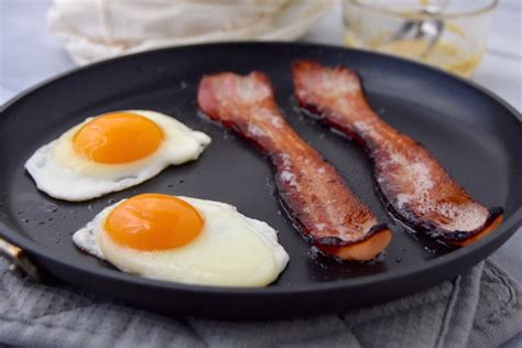 Frisée Breakfast Salad with Bacon and Eggs