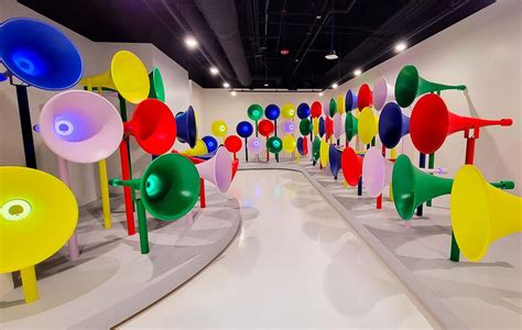 What is Installation Art? (5 Examples of Art Installations That Stimulate the Senses)