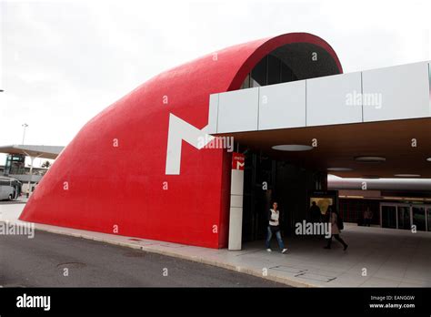 Lisbon airport terminal 1 hi-res stock photography and images - Alamy