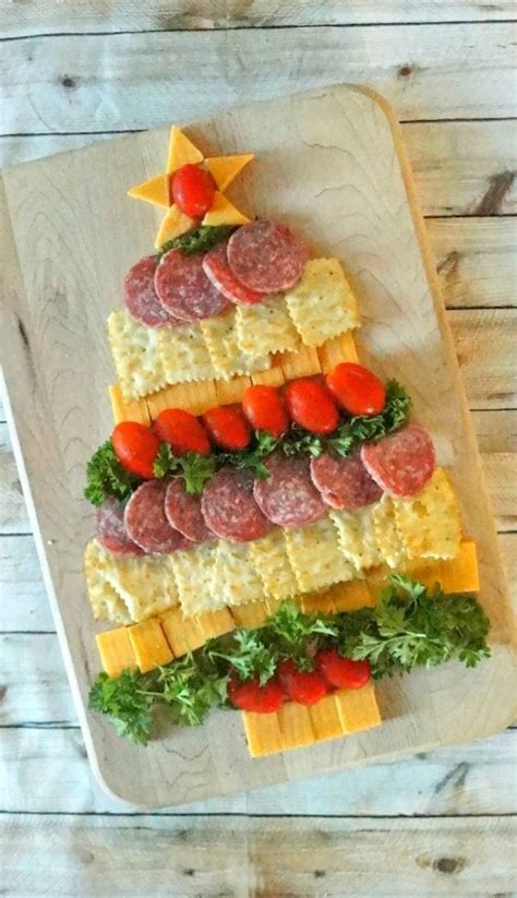 20 Creative Christmas Platters Crazy Enough To DIY