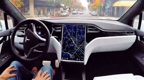 Elon Musk shows how Tesla self-driving cars will be fun and easy | Mashable