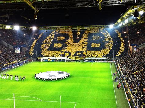 9 FOOTBALL CLUBS WITH THE BEST FANS IN THE WORLD - Playo