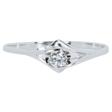 Customizable Sparkling 18K White Gold Solitaire Ring with 0.07 ct Natural Diamonds For Sale at ...