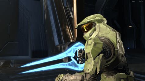 Thank you 343 for weapons in cutscenes!!! : r/halo