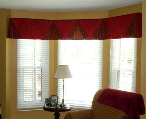 Valances for Living Room Creating Comfort: Living Room Valance Ideas