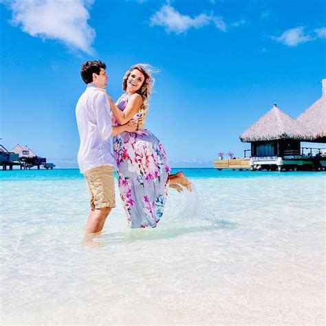 Enjoyable couple photo shooting in Conrad Bora Bora | Bora bora photographer, Wedding couple ...