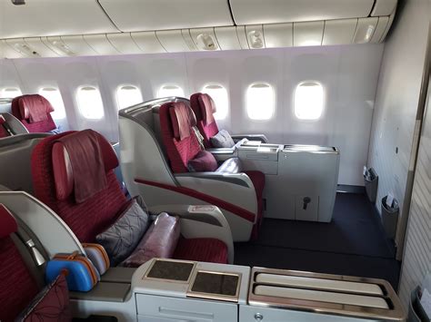 Airline Review: Qatar Airways – Business Class (Boeing 777-300 with Lie Flat Seats ...