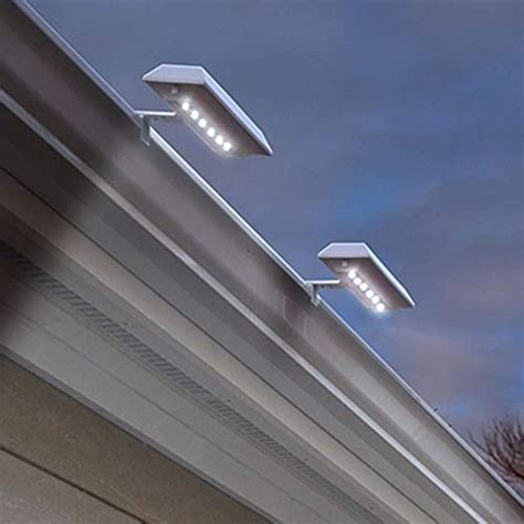 Top 10 Best Solar Gutter Lights Reviews By an Expert