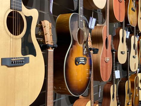 25 Best Guitar Brands: Top Acoustic and Electric Guitars - Spinditty