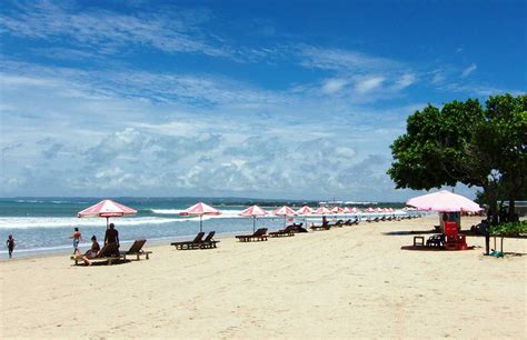 Foto Pantai Kuta Bali - Homecare24