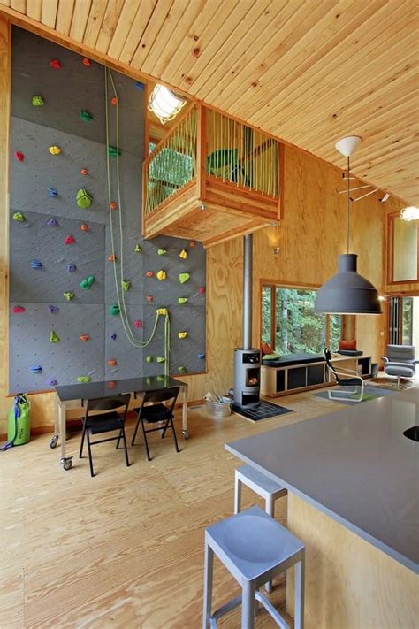 Indoor rock climbing – how to construct a rock climbing wall at home?