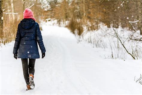 What to Wear When Walking in Winter — 99Walks