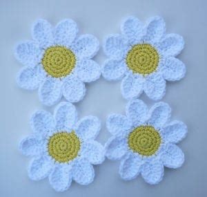 Daisy Crochet Flower [Free Pattern] - Pattern Center