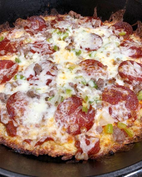 Cheese crust pizza cooked in a cast iron skillet : r/ketorecipes