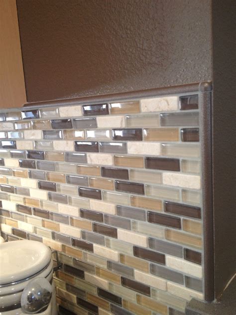 Glass Tile Backsplash Edge Finishing - Glass Designs