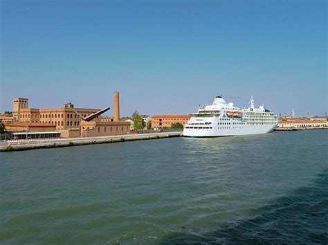 Venice Cruise Port Guide | Piers & Terminals | IQCruising