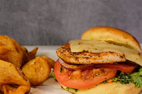 Blackened Chicken Sandwich - Lunch Items - Sixes Tavern - Tavern in Cartersville, GA