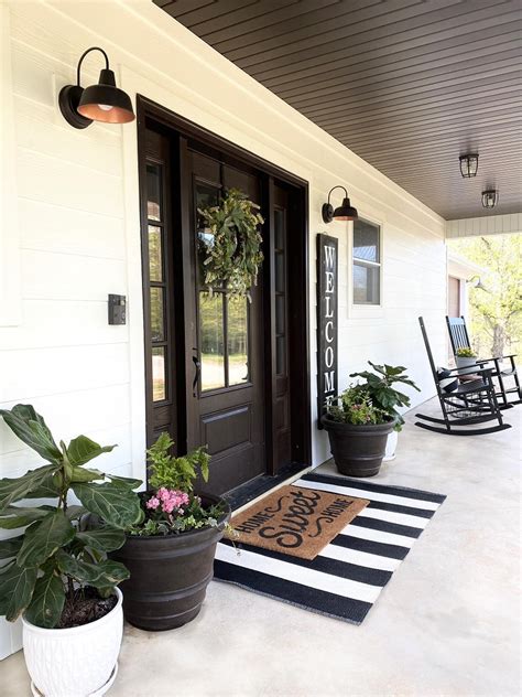 Top 10 farmhouse front doors ideas and inspiration