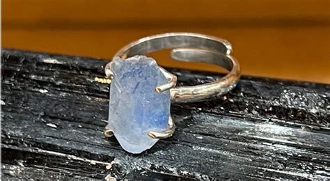 Raw Gemstone Rings VS Cut Gemstone Jewelry: Which One is Best for You? - Ice Imports