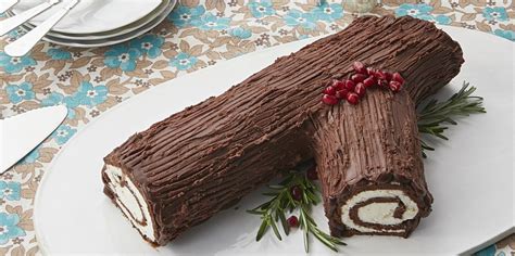 Best Easy Yule Log Recipe - How to Make a Chocolate Yule Log Cake