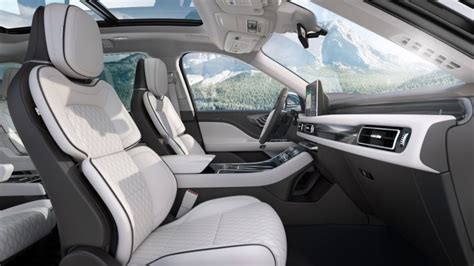 A Soothing Sanctuary: Lincoln Aviator Named One of Wards 10 Best Interiors for 2020 | Lincoln ...