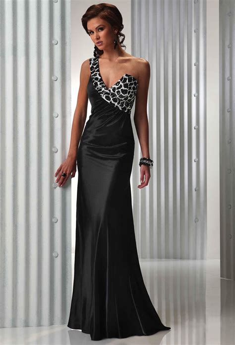 Command the Parties with Beautiful Evening Dresses - Ohh My My