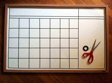 Make Your Own Whiteboard Calendar - Regan Lynnett