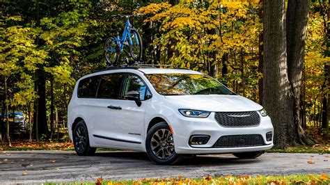 2023 Chrysler Pacifica Road Tripper Gets Tow Package and Mopar Goods