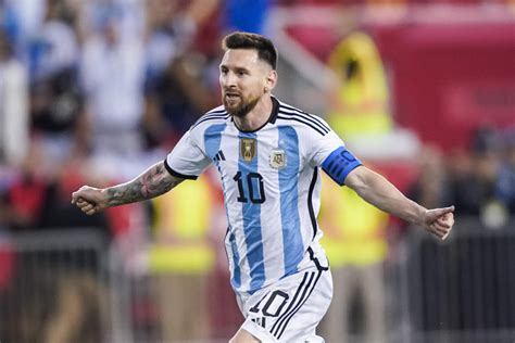 Lionel Messi says the 2022 World Cup will be 'the last one' - Yahoo Sports