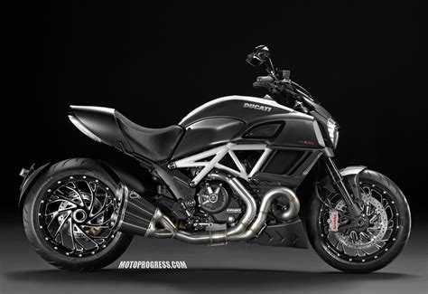 DUCATI Diavel Carbon 2015Puissance : 162 Ch à 9250 Tr/mn chPoids : kg fiche technique