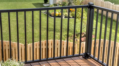 Premium Quality Metal Deck Railing Systems - DecksDirect