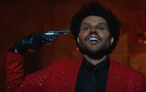 The Weeknd's fans think he's throwing shade at the Grammys in 'Save Your Tears' video