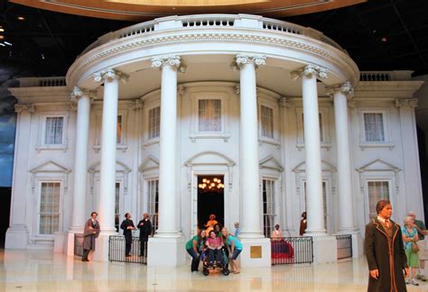 Paralyzed with JOY!: Trip to the Lincoln Museum