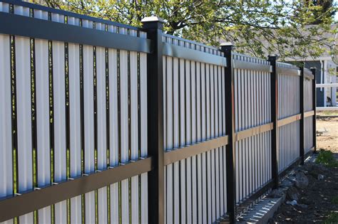 Metal Fencing - Forma Steel | Custom Metal Fencing