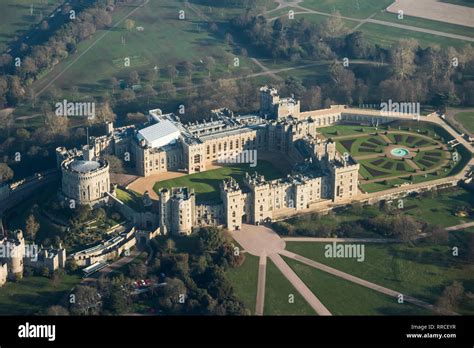 Windsor castle aerial view hi-res stock photography and images - Alamy