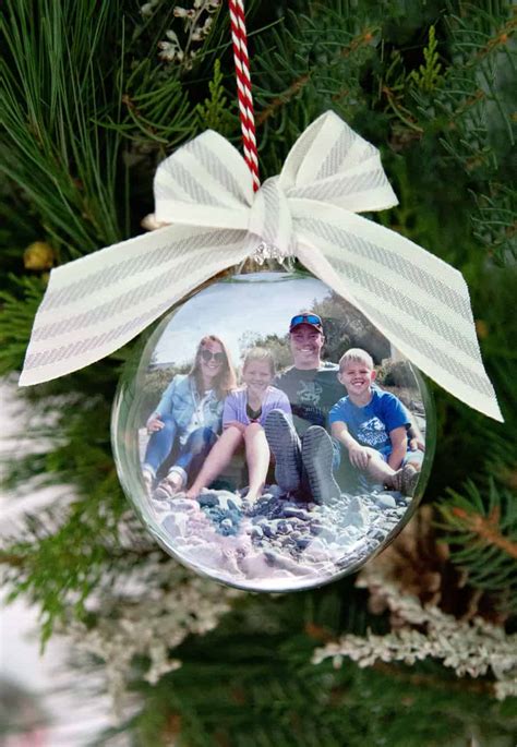 DIY Photo Ornaments | Canada DIY | Fynes Designs