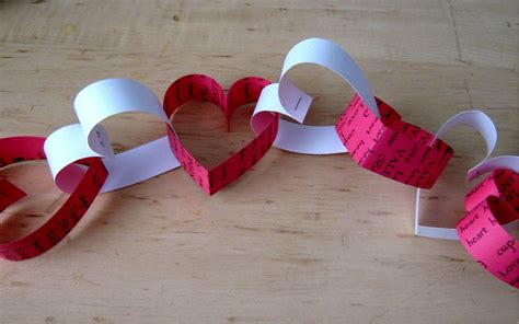 Wonderful DIY 20 + Valentine's Day Wreaths