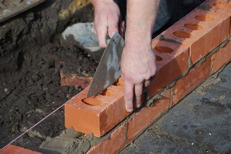 What is the Difference Between Brick and Brick Veneer?