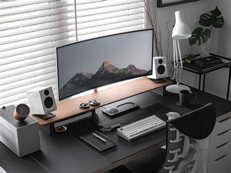 Minimal Office Desk Setup Desk Setups Minimalism Setup Level Over Mac Macbook Pro - The Art of ...