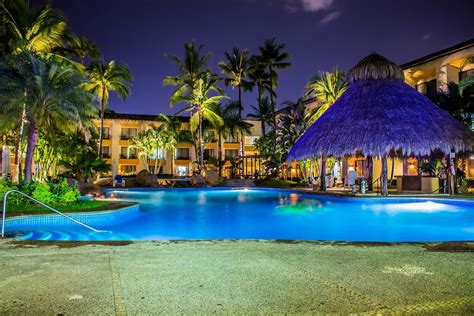 Book Plaza Pelicanos Club Beach Resort All Inclusive in Puerto Vallarta | Hotels.com