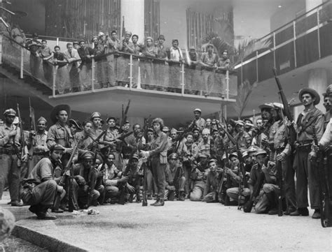 Fidel Castro, Che, And The Cuban Revolution In 33 Stunning Pictures