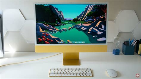 24-inch iMac (2021) Review: Apple's all-in-one desktop is back