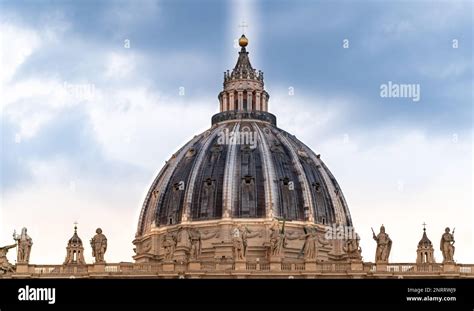 st peter's dome, Rome, Italy, vatican city. copy space Stock Photo - Alamy