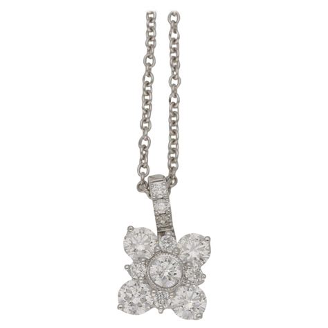 Diamond Pendant on Chain 0.65 Carat For Sale at 1stDibs